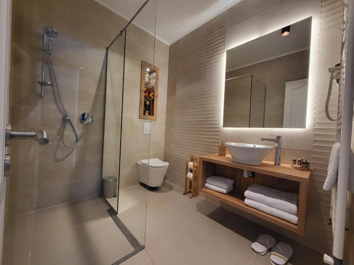 Hotel Excellence Bukarest Kültér fotó