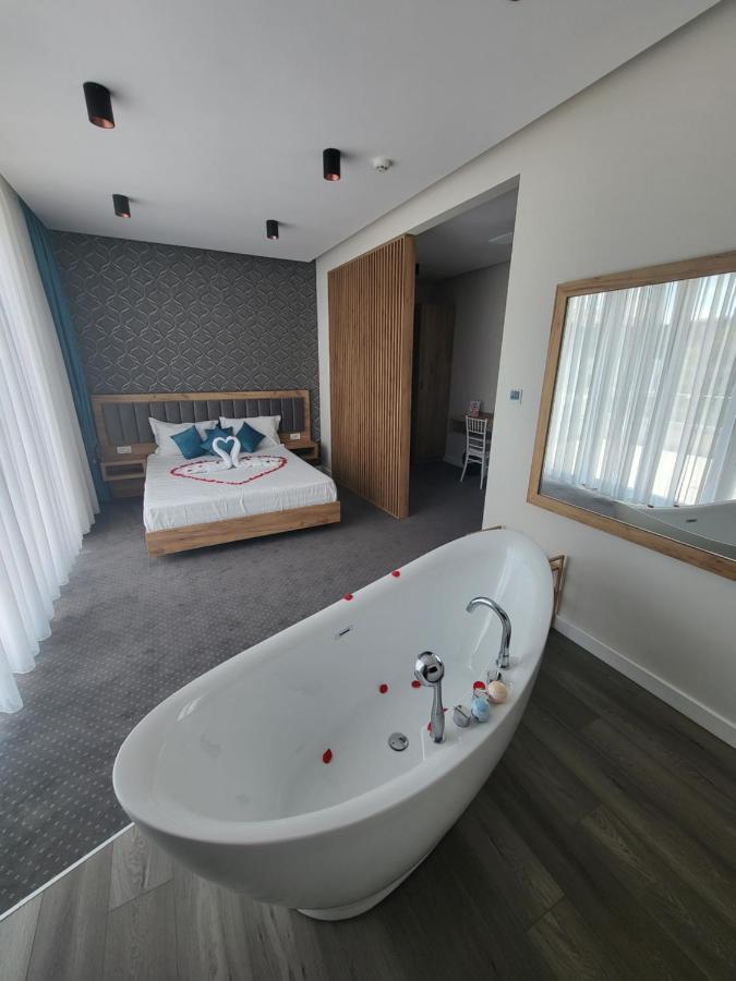 Hotel Excellence Bukarest Kültér fotó